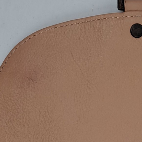 Wanderers Travel Co. THE SALZBURG CROSSBODY Leather Bag in Blush - Picture 14 of 16
